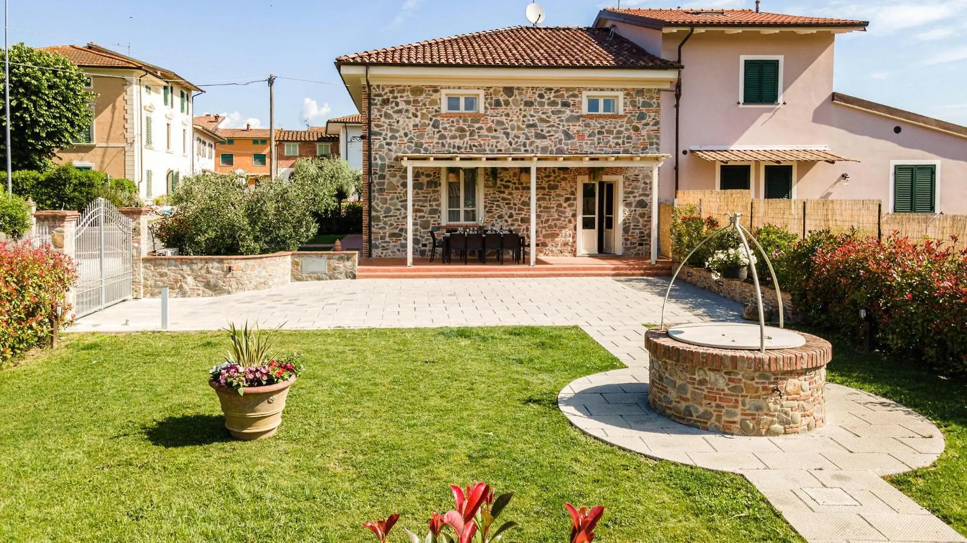 Country House Il Carraio Orentano 0*,  Italy