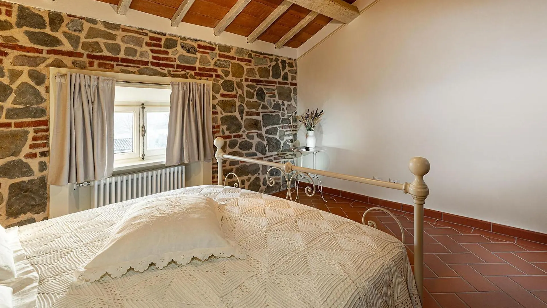 Holiday home Country House Il Carraio Orentano Italy