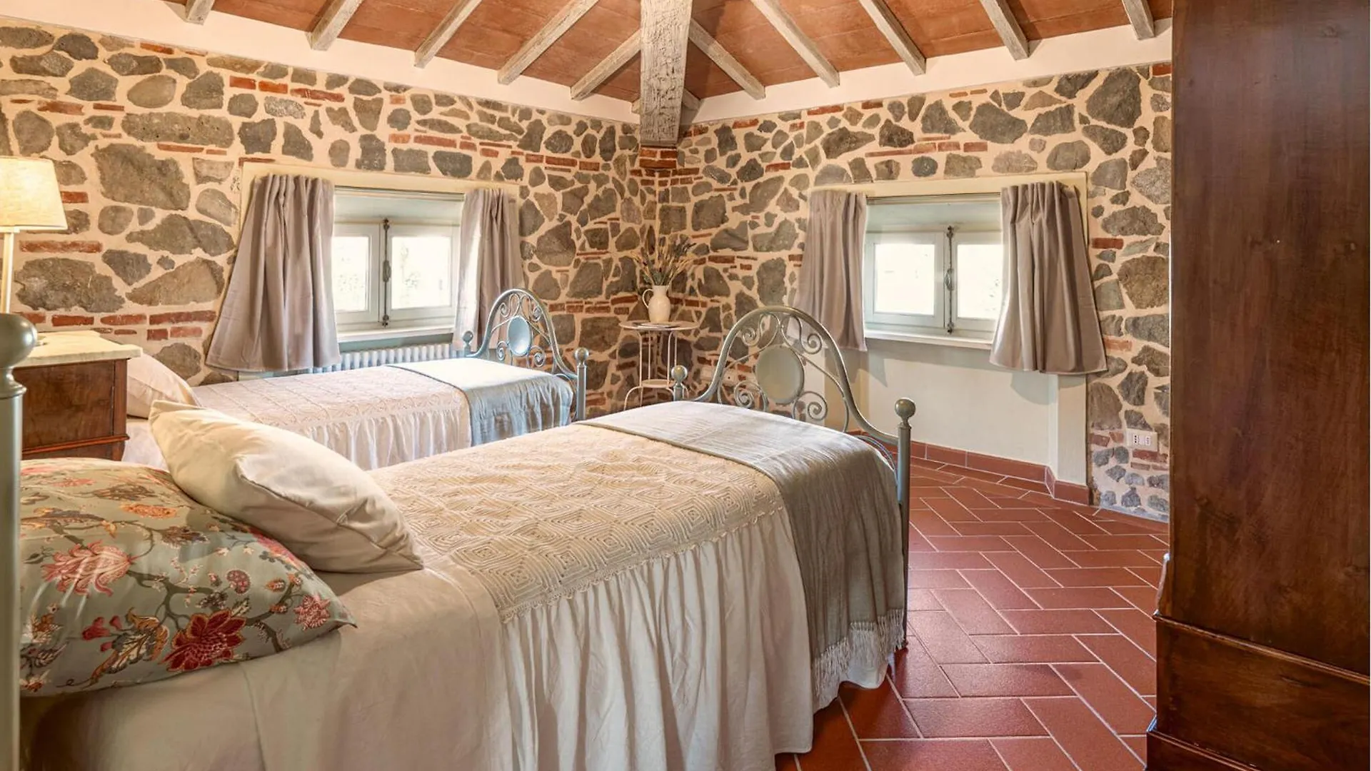 Country House Il Carraio Orentano Italy